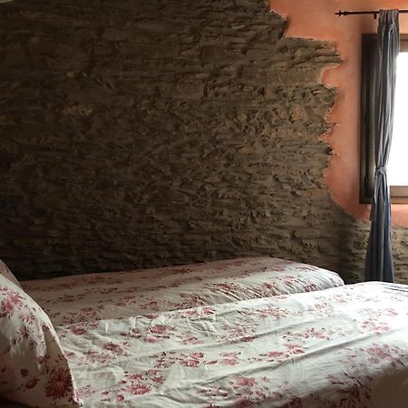 Lo Paller De Roc Montescladó Oda fotoğraf