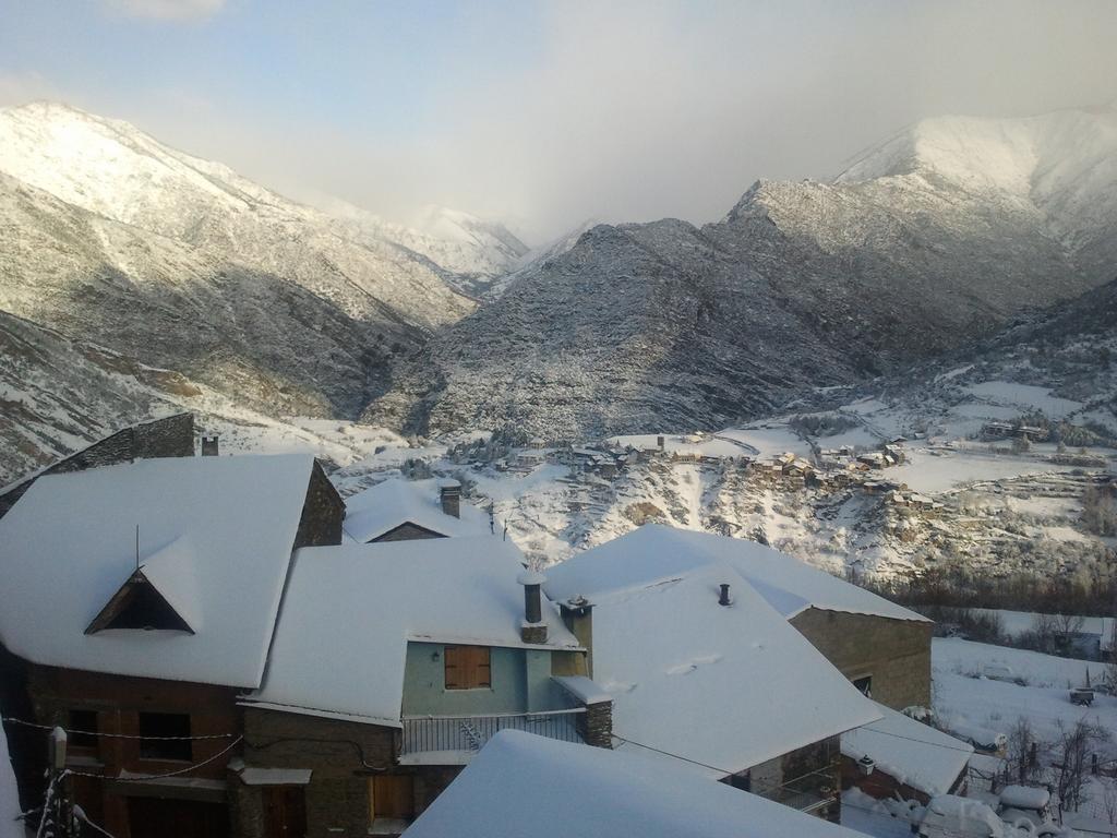 Lo Paller De Roc Montescladó Dış mekan fotoğraf